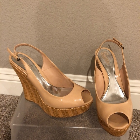 Authentic Gucci Vitello Vernice Soft Sable Wedge Sandal patent leather platforms - Picture 3 of 6